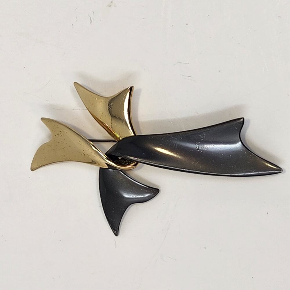 Mayu Gold Tone Gunmetal Gray Tone Swirl Brooch Pin Abstract Fashion Jewelry